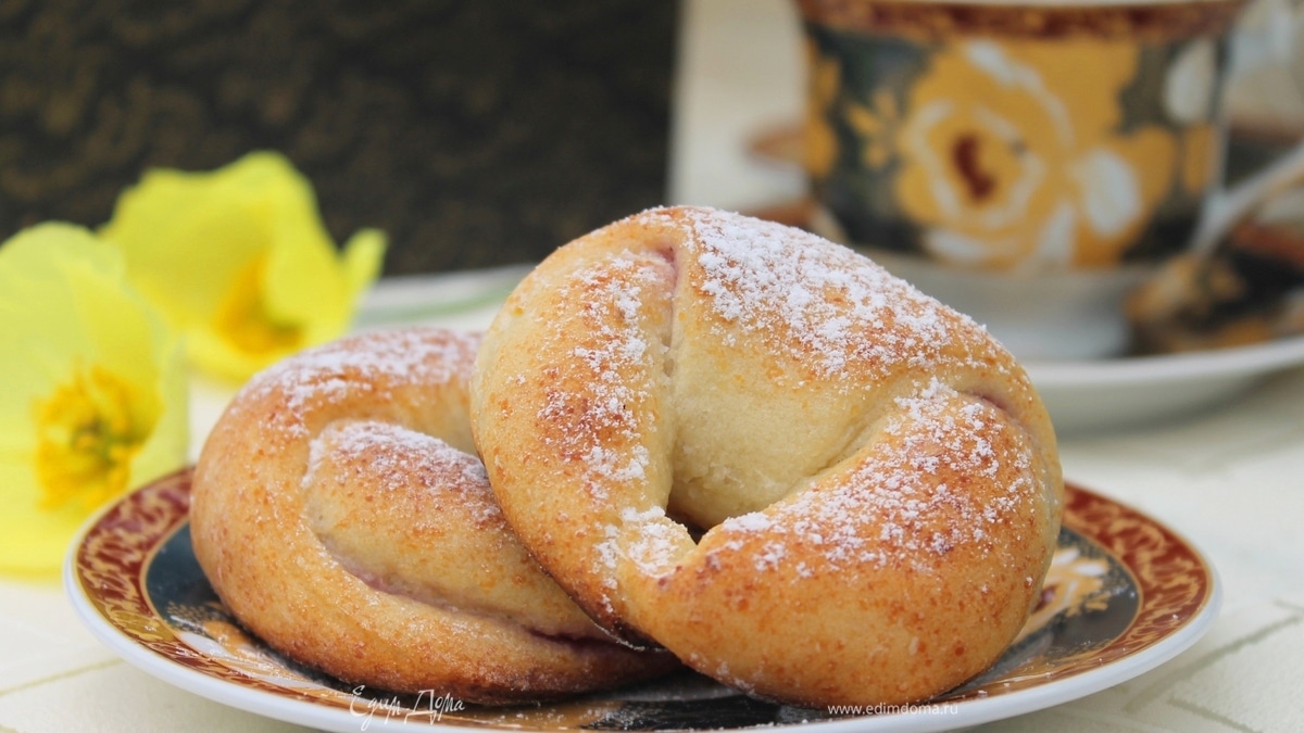 Рогалики с сыром и джемом ("Школьная ссобойка")