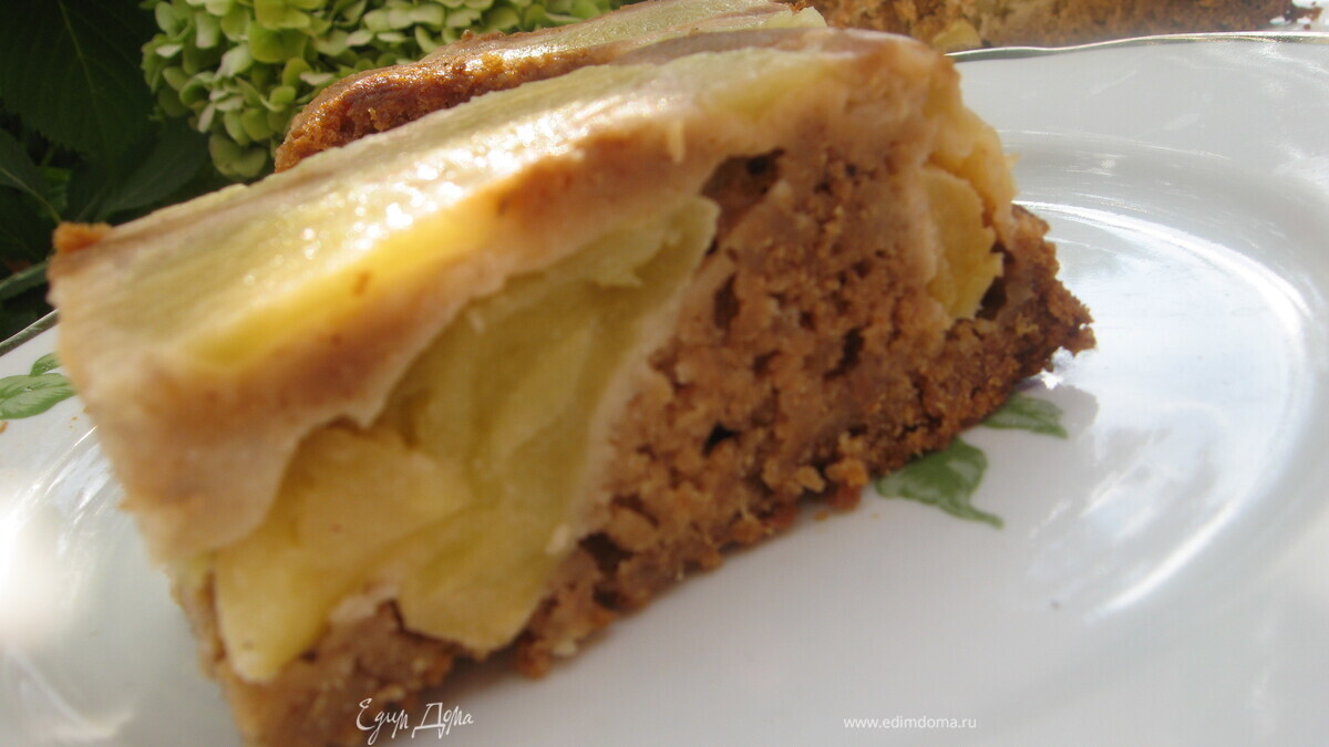 Пряный овсяный пирог с яблоками