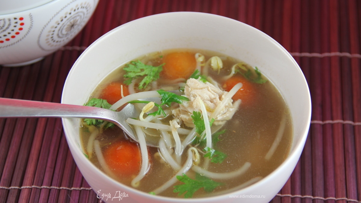 Ароматный куриный суп по-камбоджийски