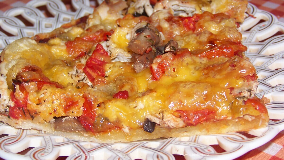 Пиица с томатами, грибами и курицей