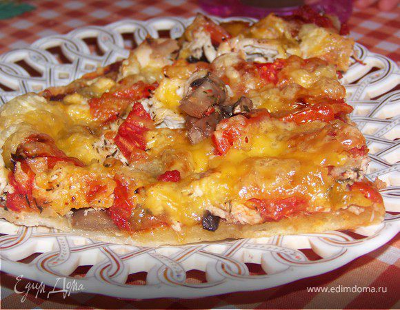 Пиица с томатами, грибами и курицей Пиица с томатами, грибами и курицей