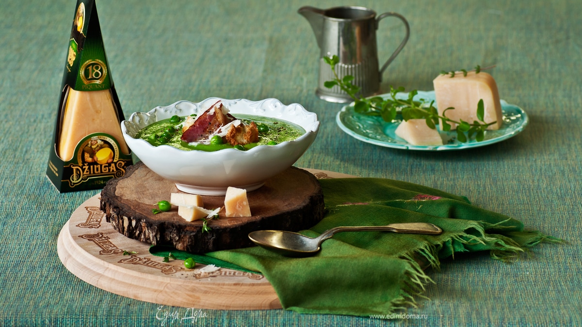 Гороховый суп с гренками