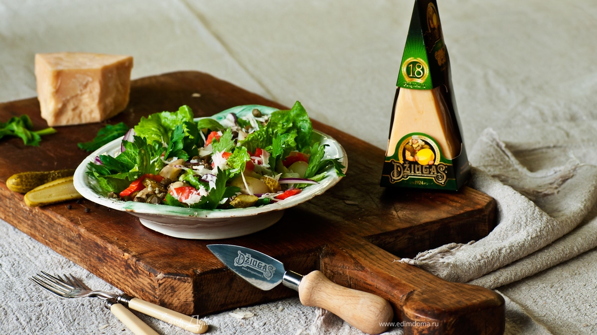 Картофельный салат с лососем и сыром Джюгас