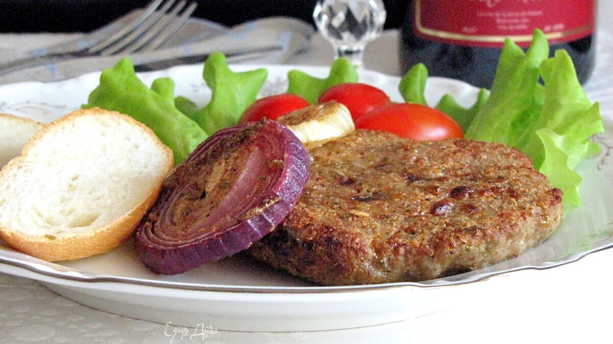 Гамбургеры "Дижон" с запеченным луком