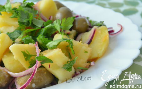 Рецепт Теплый картофельный салат с красным луком и оливками