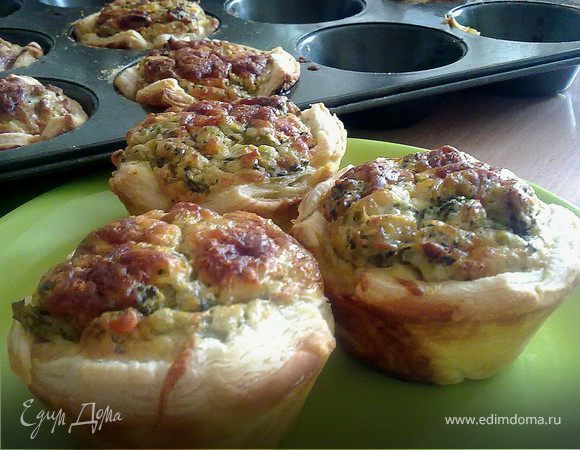 Мини-пироги с брокколи