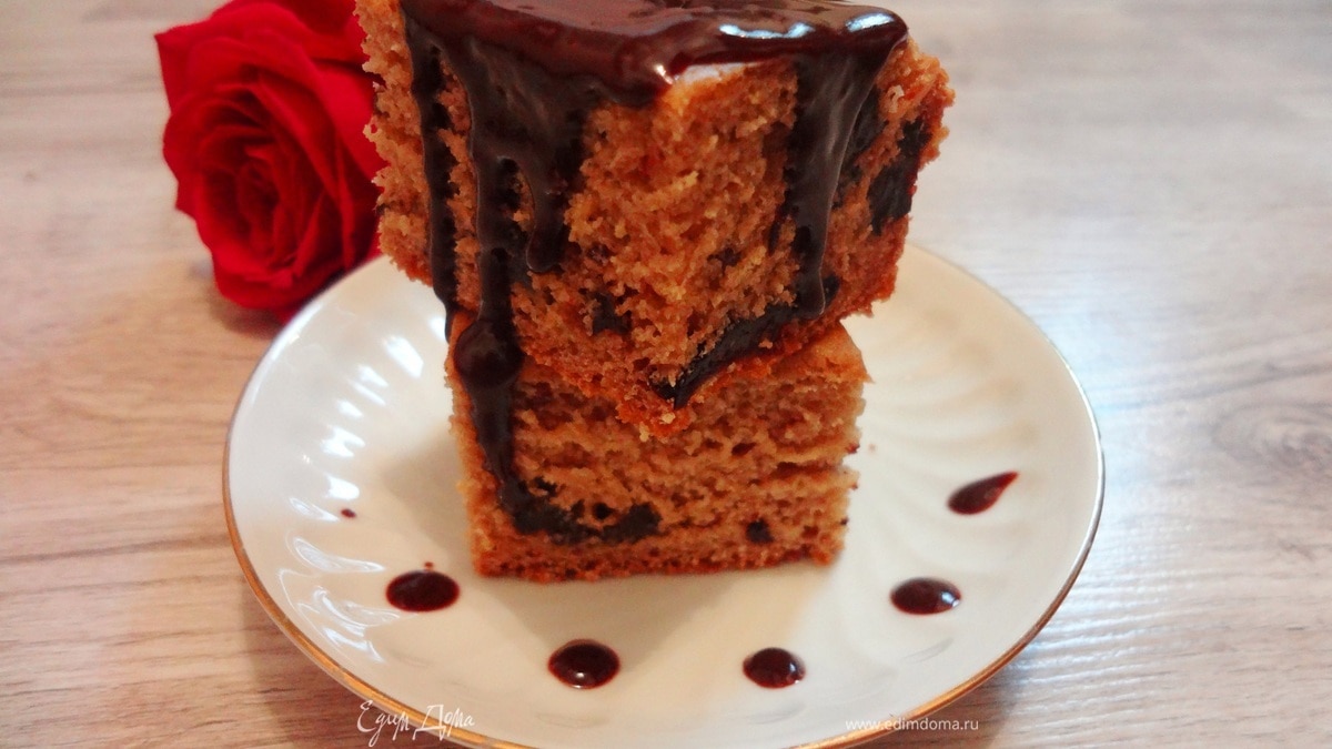 Кофейный пирог с черносливом (без масла и яиц)