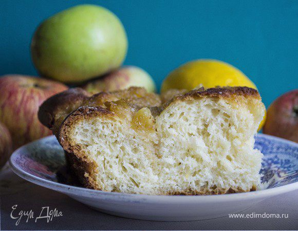 Сдобный пирог с кокосовой карамелью Сдобный пирог с кокосовой карамелью
