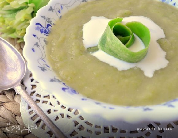 Крем-суп из кабачка и яблока Крем-суп из кабачка и яблока