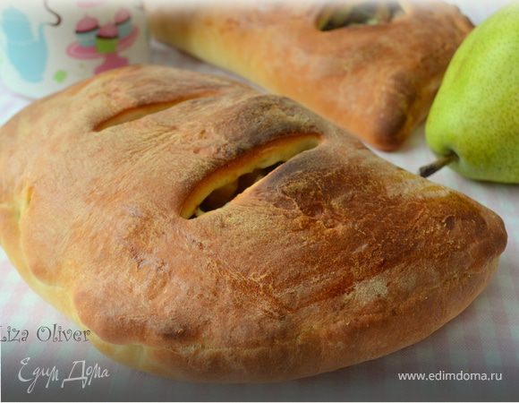 Кальцоне с ветчиной, грушей и дор-блю