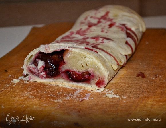 Штрудель со сливой Штрудель со сливой