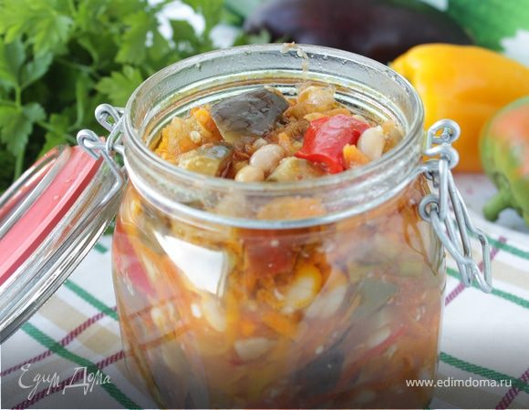 Салат с баклажанами и фасолью Салат с баклажанами и фасолью