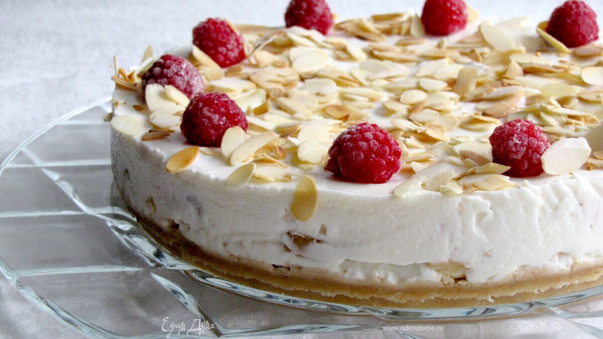 Сливочно-йогуртовый торт с фруктами