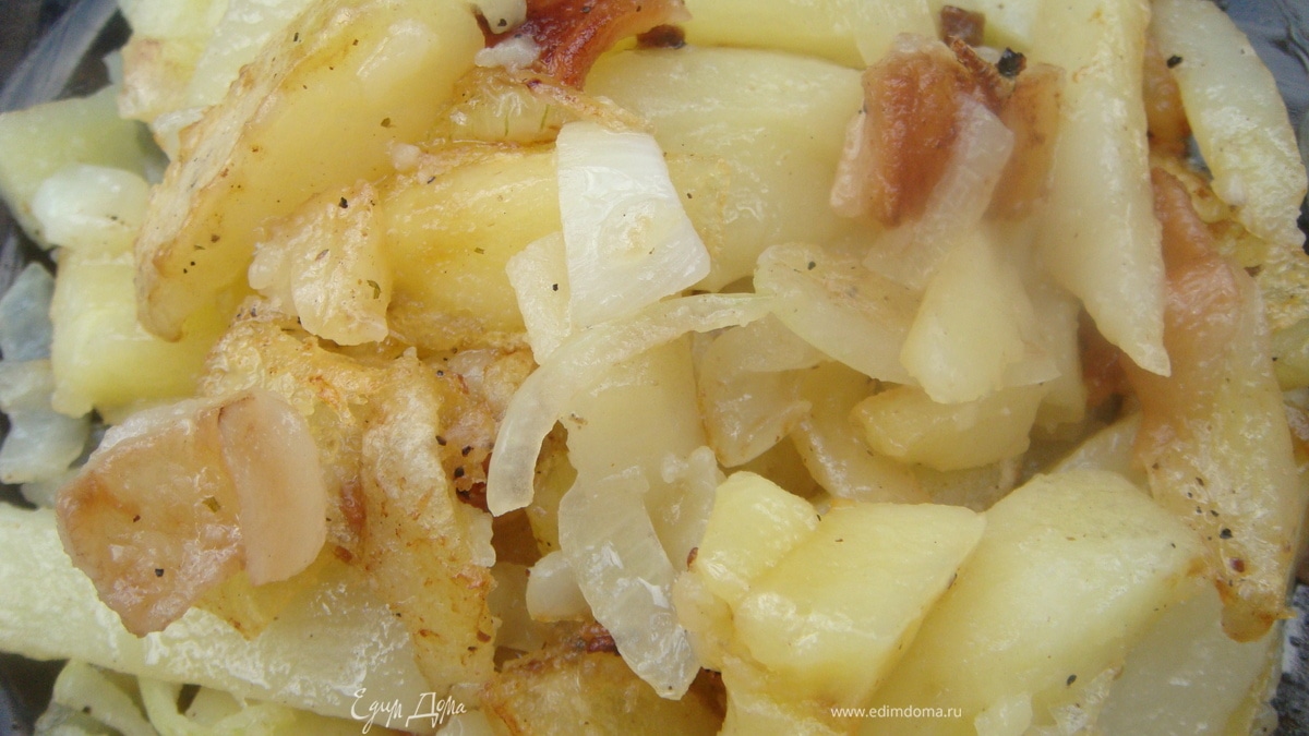 Картошка, жаренная на сале с луком