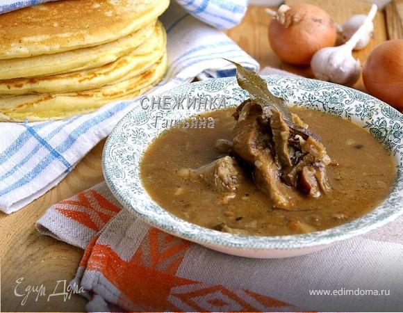 Мачанка по-крестьянски с блинами Мачанка по-крестьянски с блинами