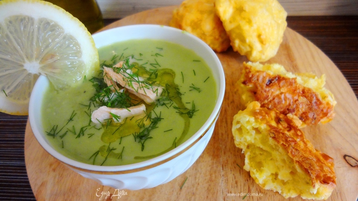 Крем-суп из зеленого горошка с семгой