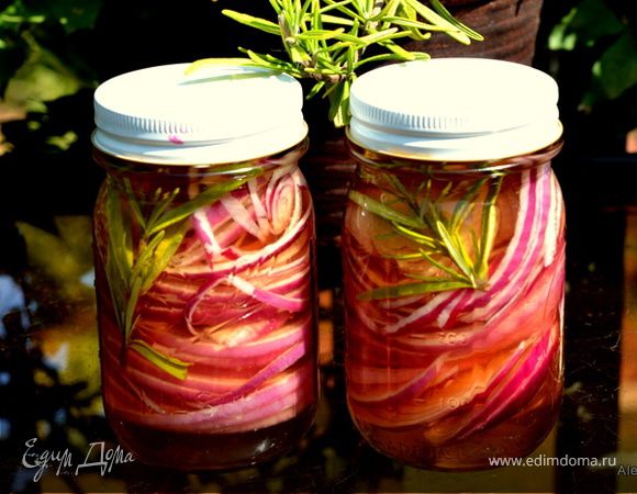 Розовый маринованный лук Розовый маринованный лук