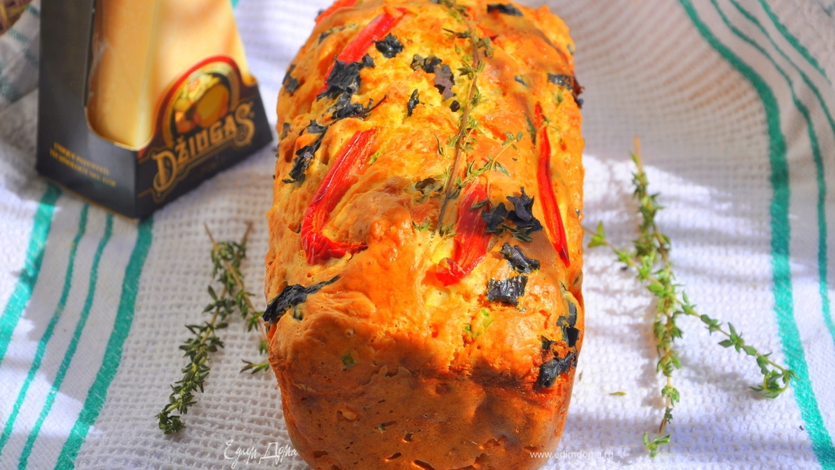 Хлеб с маслинами и сыром Джюгас