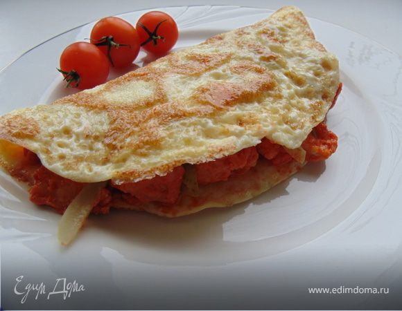 Бризоль с бефстроганов из индейки с маринованными огурчиками