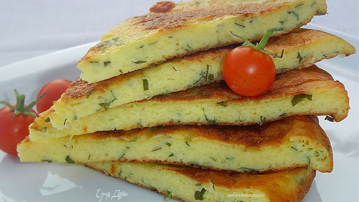 Сырная лепешка на сковороде