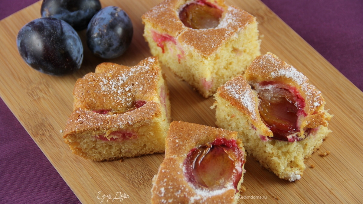 Сливовый пирог с яичным ликером