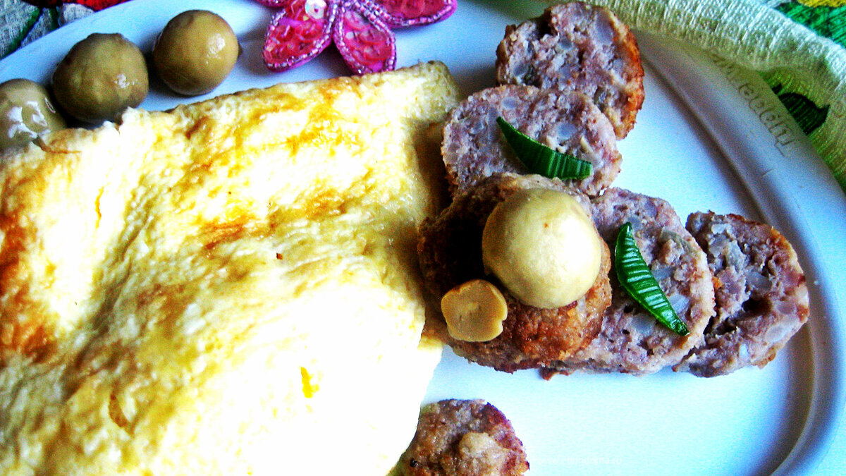 Омлет с тефтельками "Мишка под одеялом"