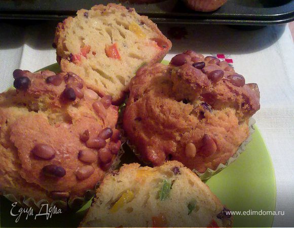 Маффины со сладким перцем, маслинами и кедровыми орешками Маффины со сладким перцем, маслинами и кедровыми орешками