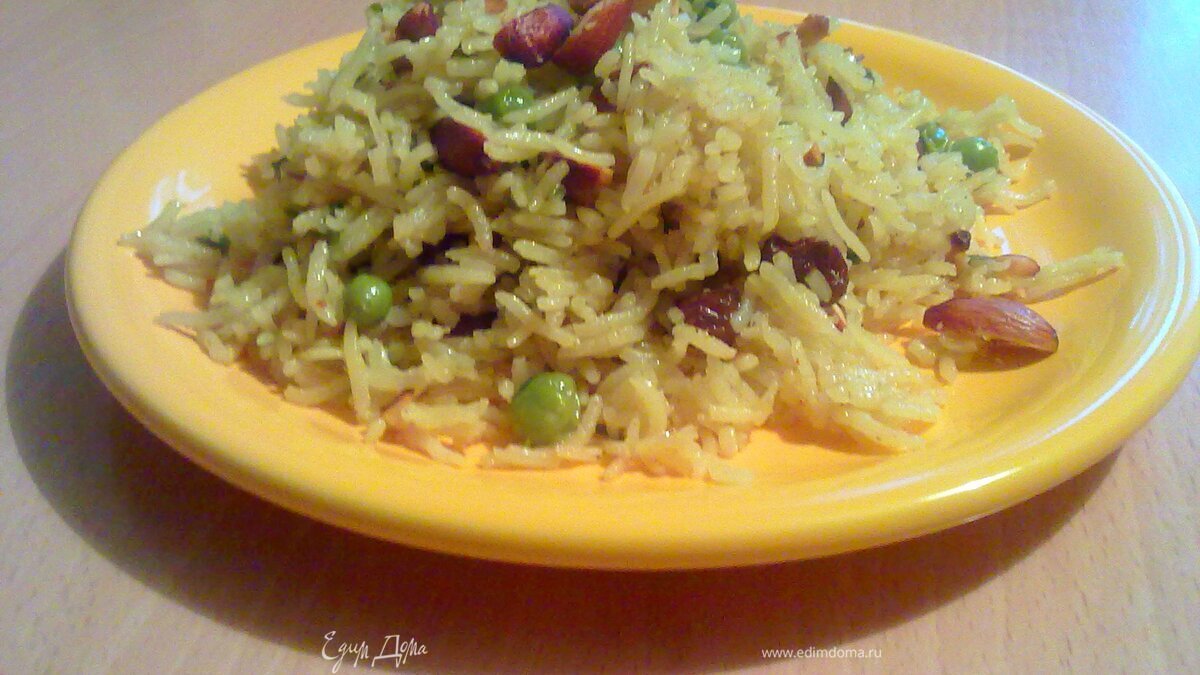 Плов с зеленым горошком