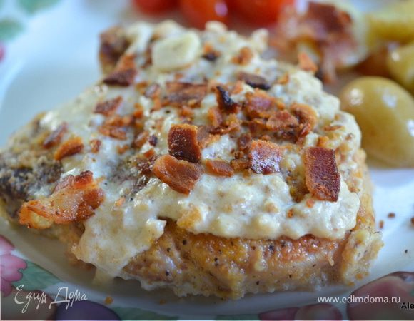 Свиные котлеты со сливочным соусом и беконом Свиные котлеты со сливочным соусом и беконом