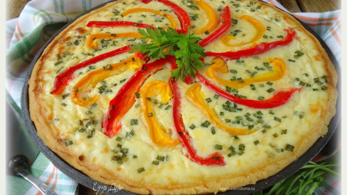 Открытый деревенский пирог с сыром Джюгас