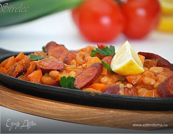 Фасоль и копченые колбаски "Нескучный ужин"