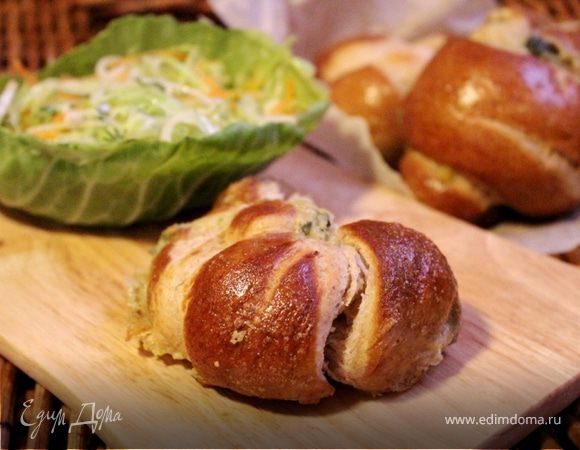 Пивные крендели с моцареллой и сыром Джюгас