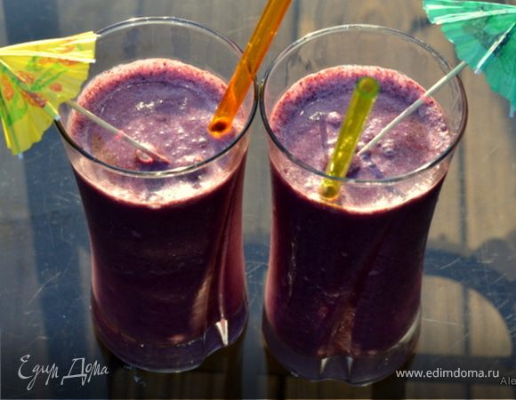 Смузи с голубикой и гранатовым соком