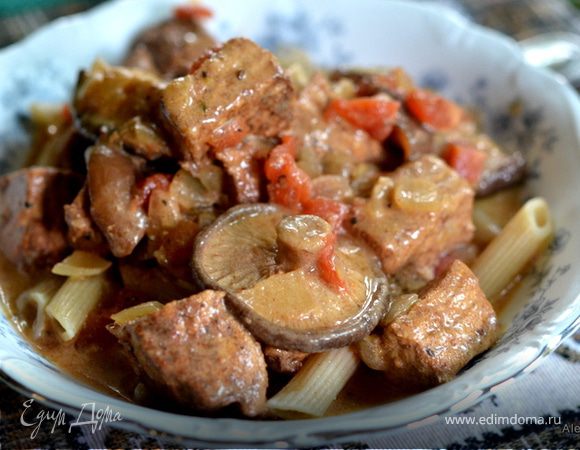 Свинина с паприкой и грибами шиитаке