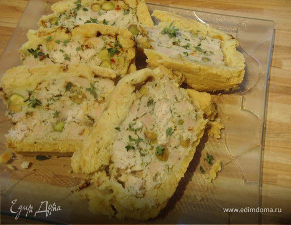 Куриный паштет с фисташками, запеченный в тесте Куриный паштет с фисташками, запеченный в тесте