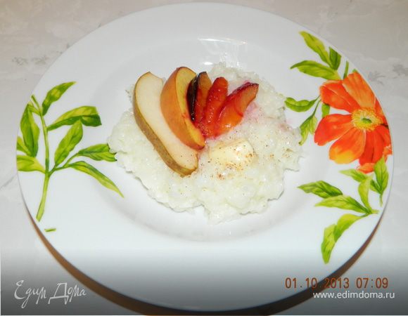 Рисовая каша с запеченными фруктами