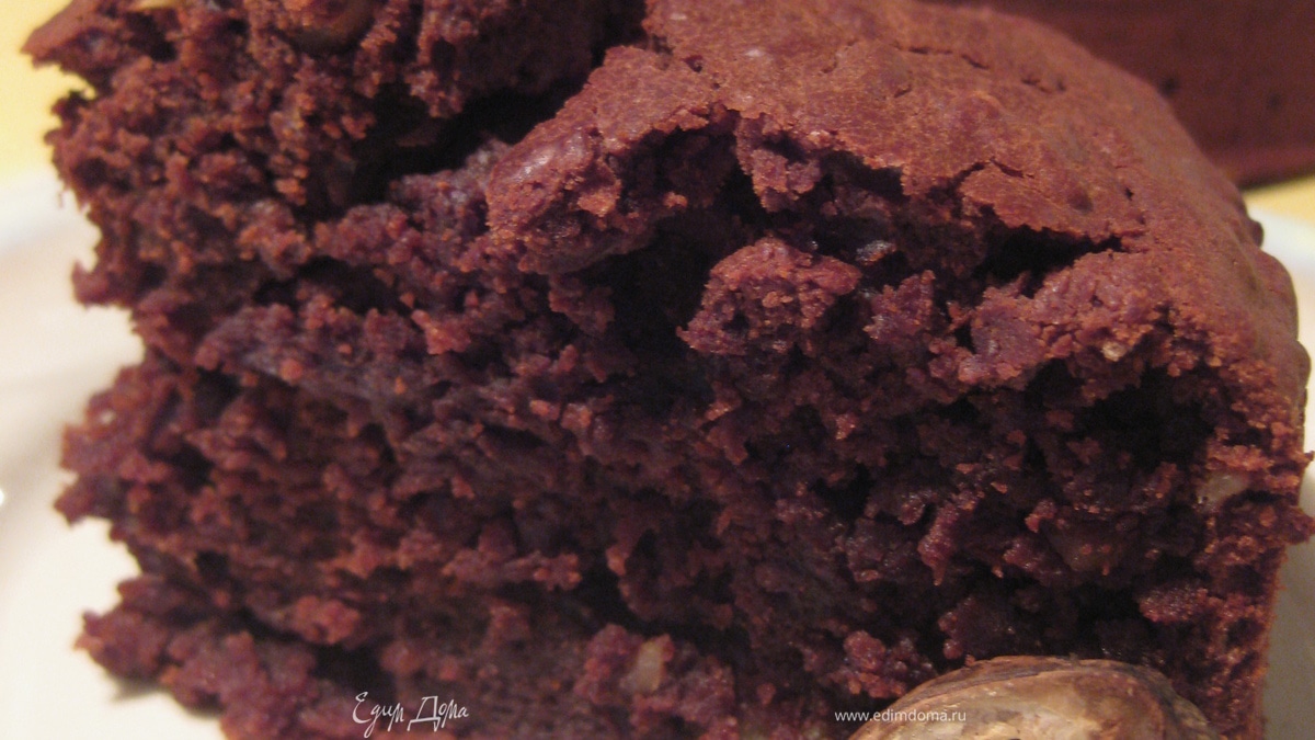 Шоколадно-яблочный пирог