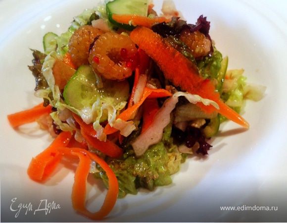 Салат с желтой малиной