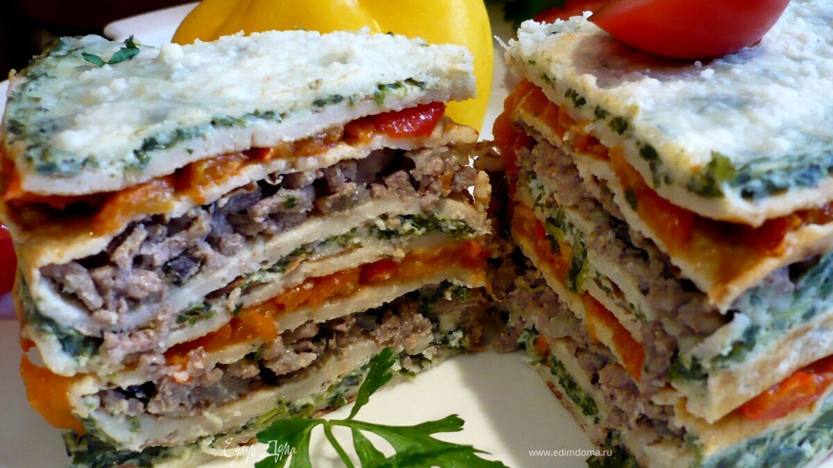 Торт из блинчиков с мясом и овощами «Дай, Джим, на счастье лапу мне»