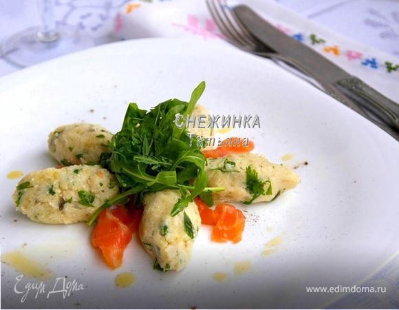 Салат из картофеля с рикоттой, каперсами и семгой Салат из картофеля с рикоттой, каперсами и семгой