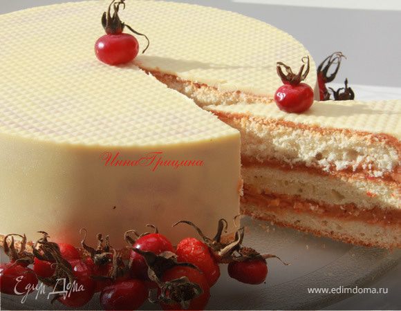 Белый торт с шиповниковым кердом