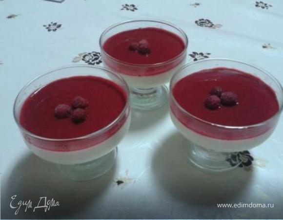 Панна-котта с малиновым кули