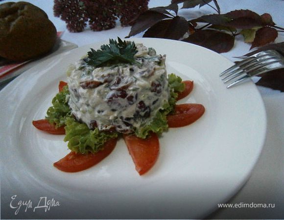 Салат из курицы, сельдерея и клюквы Салат из курицы, сельдерея и клюквы