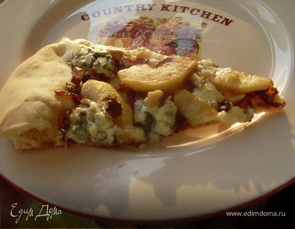 Пицца с карамелизированным луком и яблоками Пицца с карамелизированным луком и яблоками