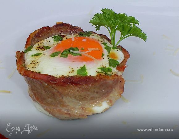 Корзинки из ветчины, пармезана и яиц