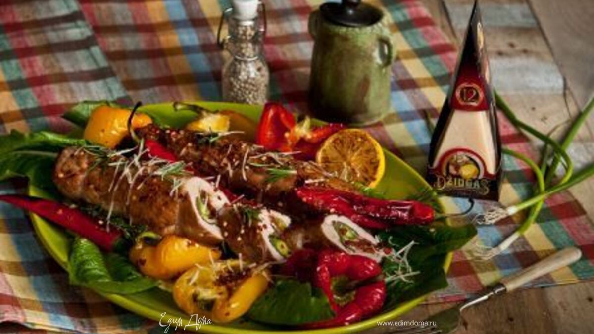 Рулет из свинины с сыром и шпинатом