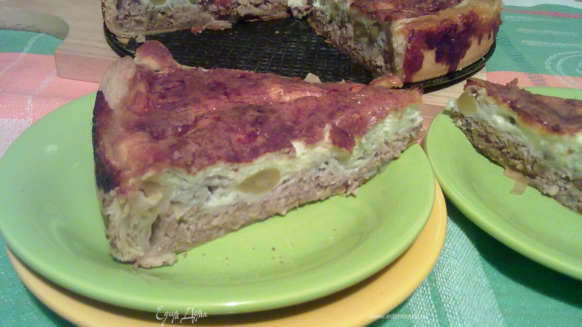 Пирог с виноградом и козьим сыром