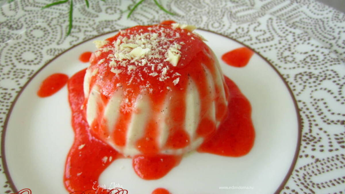 Панна котта с клубничным соусом