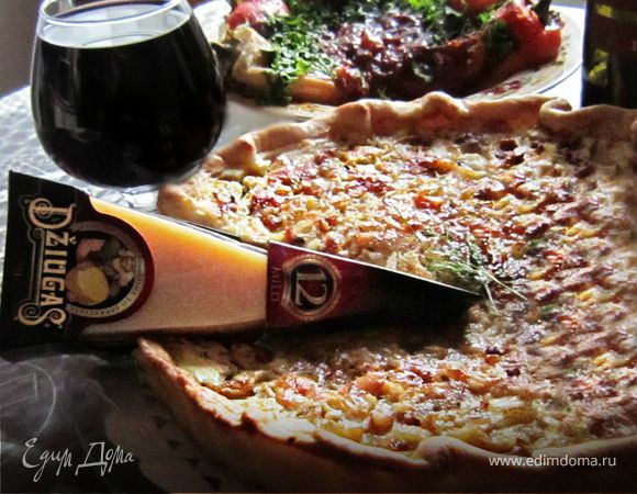 Луковый пирог со шпиком и сыром Джюгас Луковый пирог со шпиком и сыром Джюгас