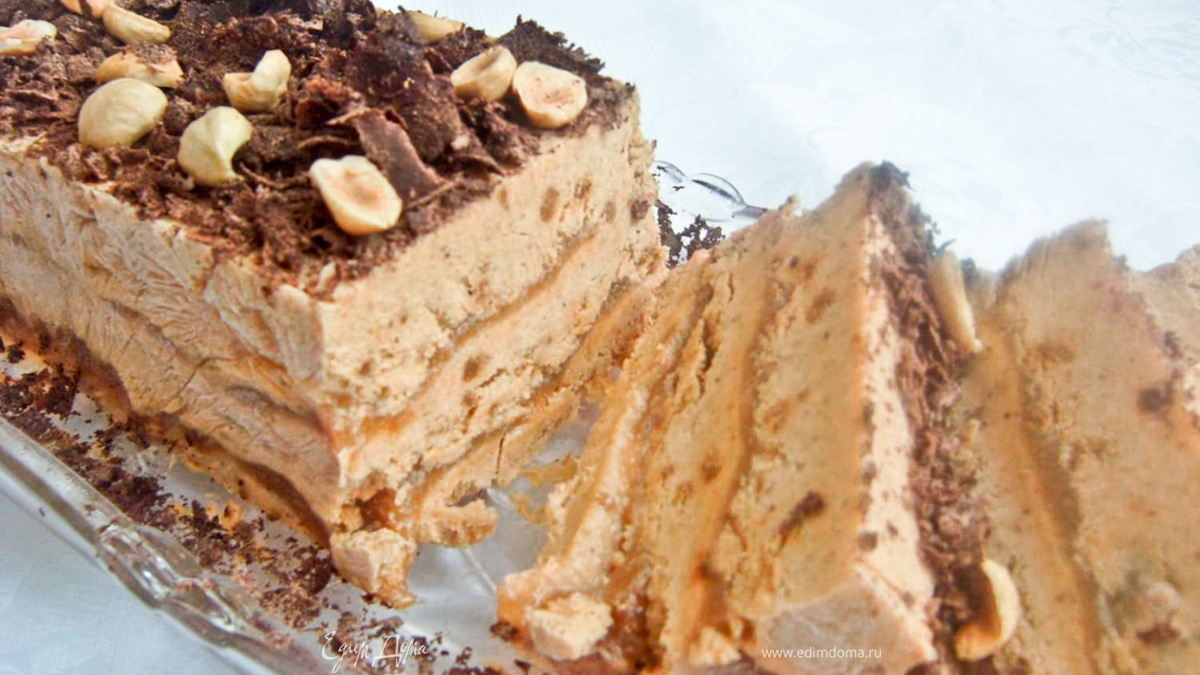 Семифреддо с фундучным пралине и карамелью